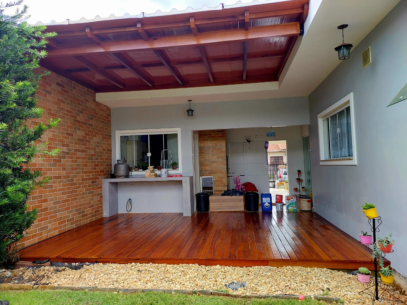 Conheça Leandro: O Expert em Decks e Pergolados que Transformará seu Espaço ao Ar Livre